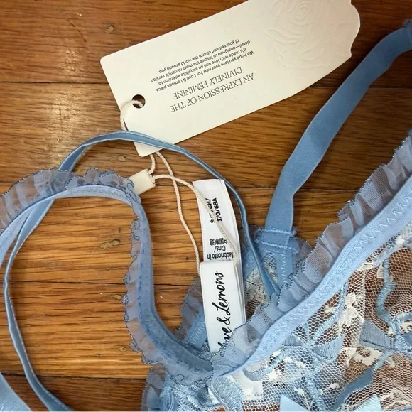 NWT For Love and Lemons Brigitte Bow Thong Panty Small - Picture 4 of 10